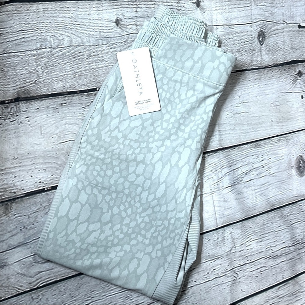 ✨NWT! Athleta Brooklyn Lined Joggers in Serpentine Coast Grey, size 4.